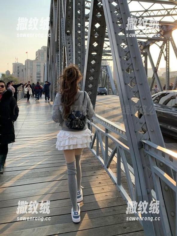 哦?17吃瓜官网在线就这么直白?吃瓜太奶茶了吧! 哦?17吃瓜官网在线就这么直白?吃瓜太奶茶了吧!