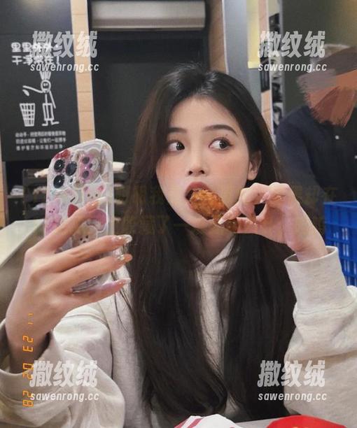 明明我是来吃瓜的,结果却在17吃瓜网上收藏了一堆无用八卦,呜呜 明明我是来吃瓜的,结果却在17吃瓜网上收藏了一堆无用八卦,呜呜