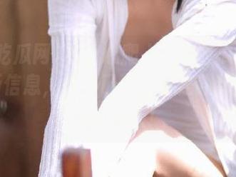 不小心爬上718吃瓜网网页的最新信息，瓜一口下去全是酸甜苦辣，停不下来！