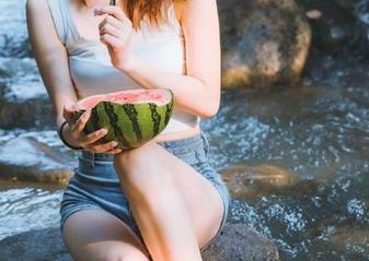 哈哈，91吃瓜网址的爆料就像是疯狂的调皮捣蛋鬼，别小看哦。