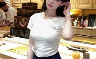 听说“91吃瓜中心”链接了不少八卦，果然在追奇闻上不落下风！