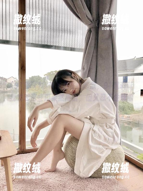 拿着手机在线吃瓜,91黑料让我发现这些瓜果然离谱,但又忍不住想看。 拿着手机在线吃瓜,91黑料让我发现这些瓜果然离谱,但又忍不住想看。