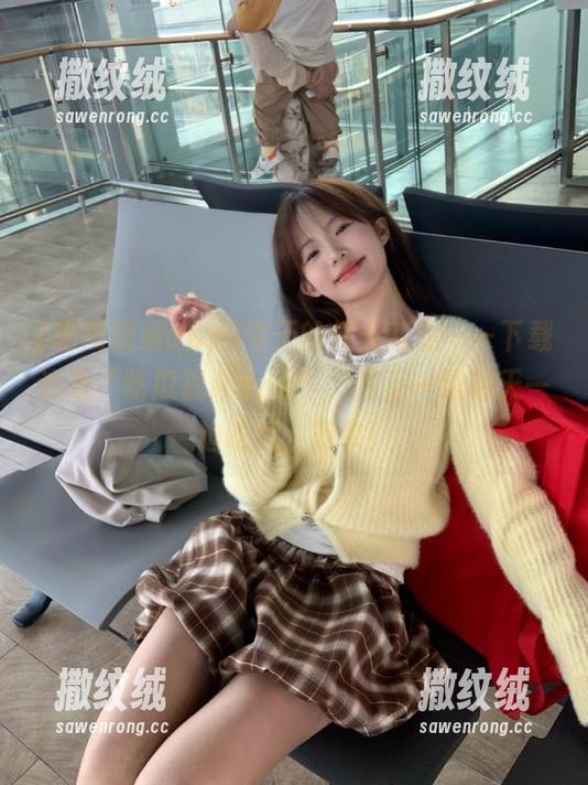 今天的任务就是——下载这款“吃瓜视频app”,然后一边聊天一边吃瓜,简单! 今天的任务就是——下载这款“吃瓜视频app”,然后一边聊天一边吃瓜,简单!