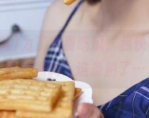 为了免费吃瓜，我快要沉迷“国产黑料”这条船了…