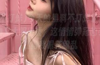 今天的黑料不打烊最新，话题人物又大胆出镜，这悄悄弹冠的手法，看得我眼花缭乱
