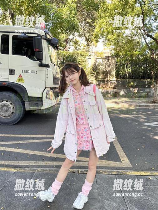 更新来了!黑瓜吃料为你呈现新一轮热辣八卦,吃好瓜还是要挑的! 更新来了!黑瓜吃料为你呈现新一轮热辣八卦,吃好瓜还是要挑的!
